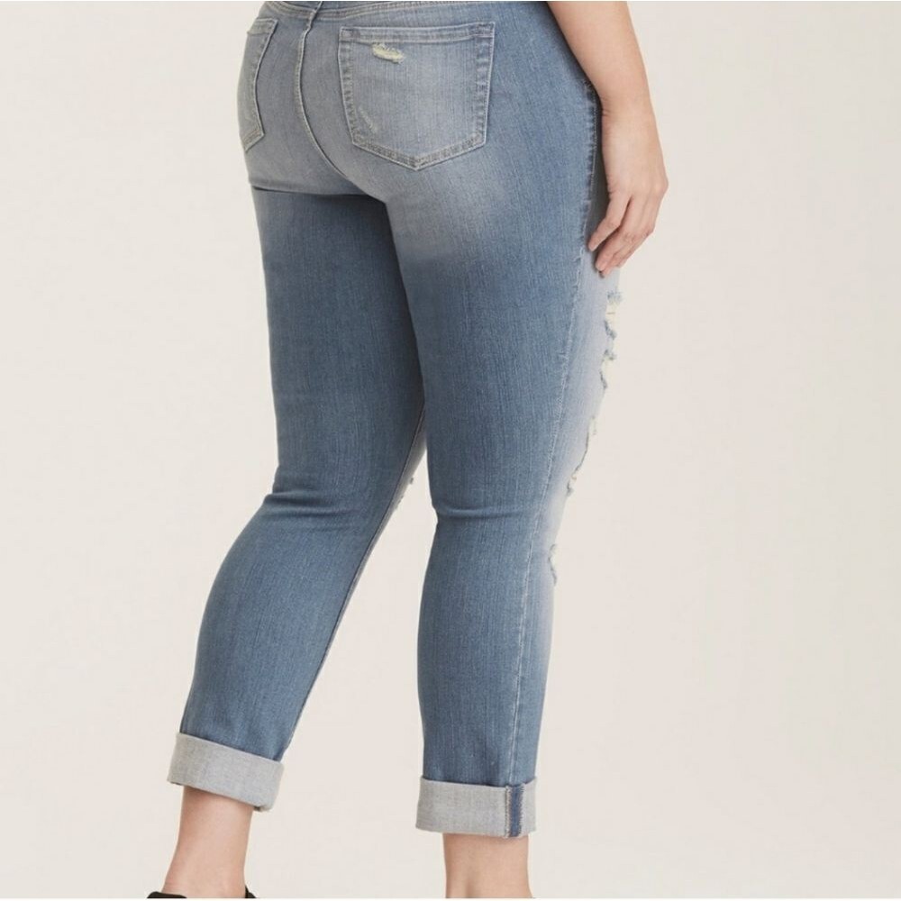 Plus Size Distressed Boyfriend Jeans Light Wash Ripped Denim Stretchy Cuffed Hem - Picture 3 of 9